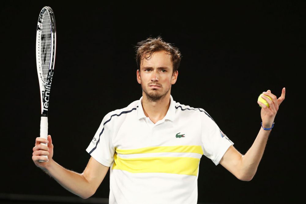 ATP Dubai | Djokovic, bătut de Medvedev, în semifinale: cei doi au jucat un punct magnific, desprins din jocurile video_2