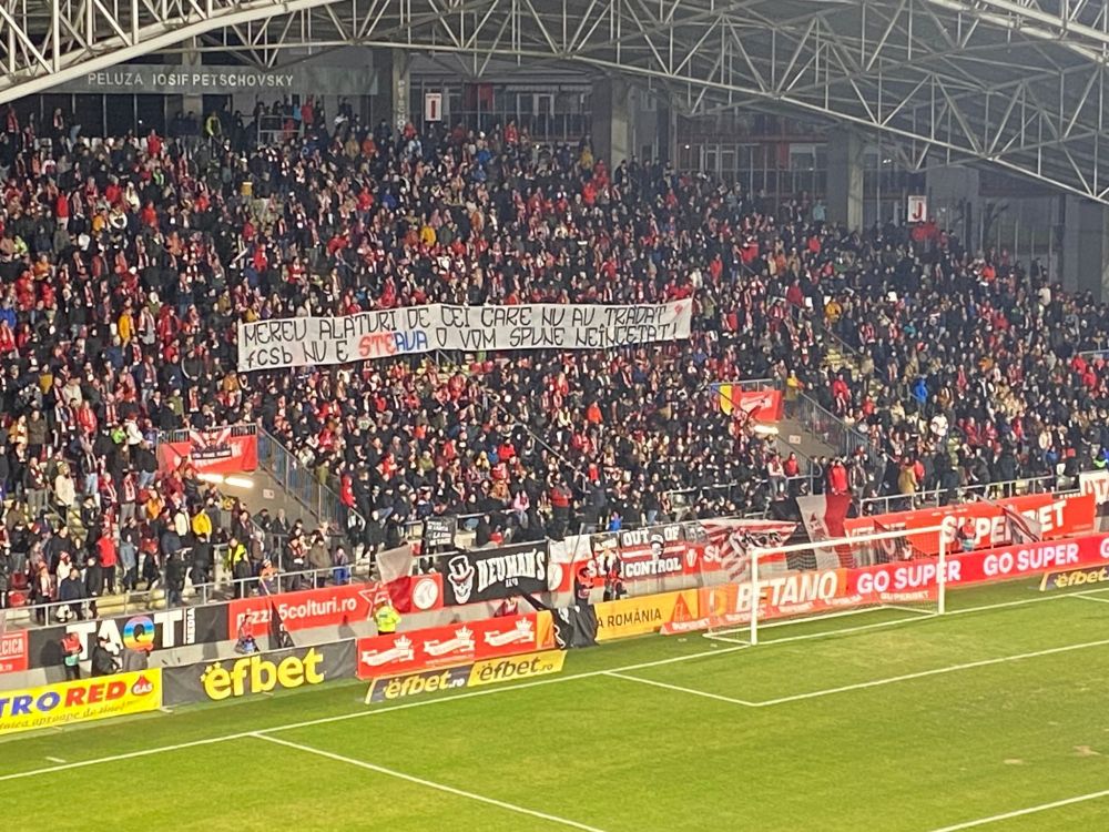 Banner de susținere pentru CSA Steaua, la UTA - FCSB! Mesajul apărut în galeria Aradului_1