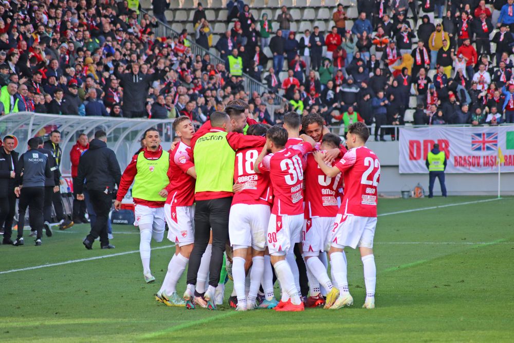 Dinamo - Poli Timișoara 1-1 și ”câinii” lui Ovidiu Burcă sunt în play-off după un thriller pe ”Arcul de Triumf”! Fanii au aruncat cu scaune pe teren_50
