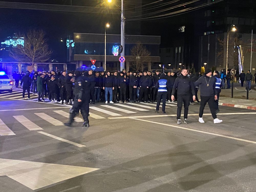 Fanii lui FC U Craiova au luat cu asalt Sibiul, chiar dacă sunt interziși!_11