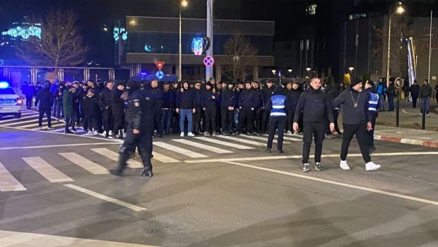 
	Fanii lui FC U Craiova au luat cu asalt Sibiul, chiar dacă sunt interziși!
