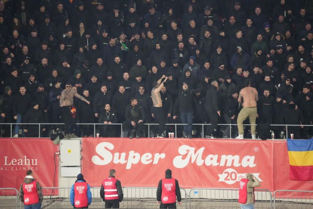 Interdicție pentru cine? Ce au făcut fanii lui FC U Craiova la meciul cu Hermannstadt_5