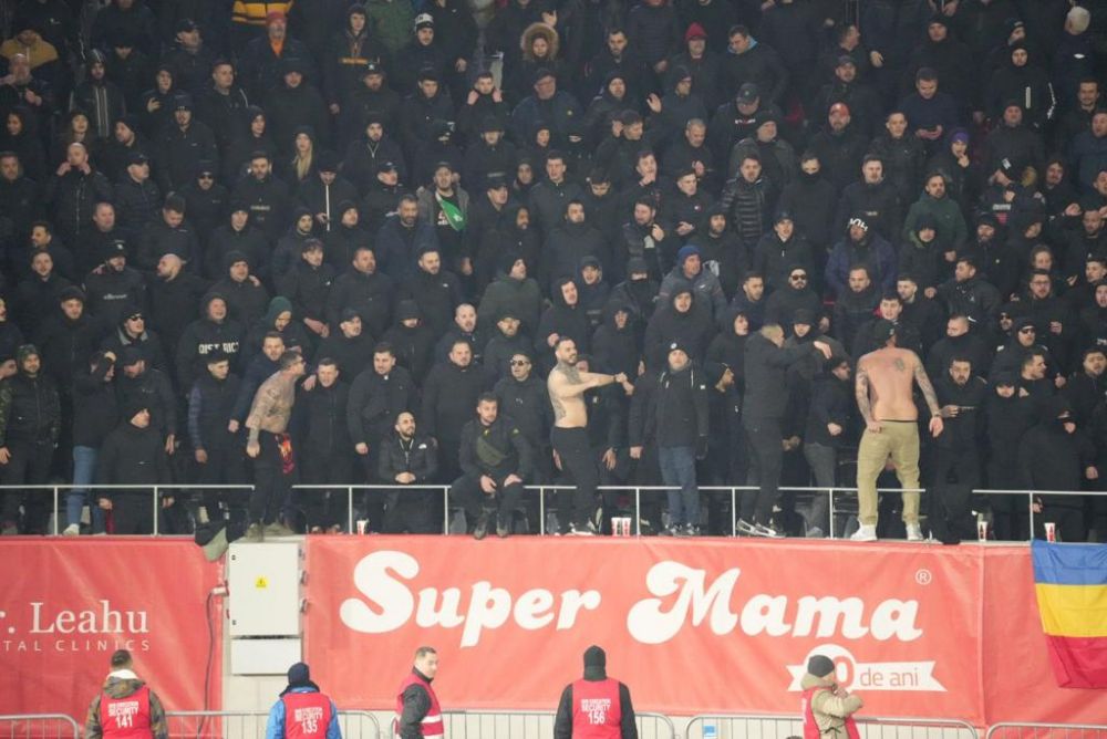 Interdicție pentru cine? Ce au făcut fanii lui FC U Craiova la meciul cu Hermannstadt_6