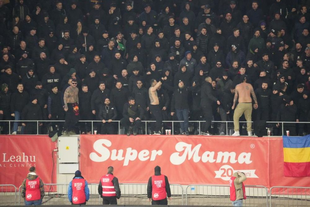 Interdicție pentru cine? Ce au făcut fanii lui FC U Craiova la meciul cu Hermannstadt_7
