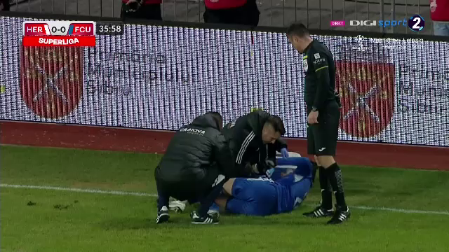 Pierdere uriașă pentru FCU Craiova! William Baeten a ieșit pe brațe de pe teren, în urma unui fault teribil _7