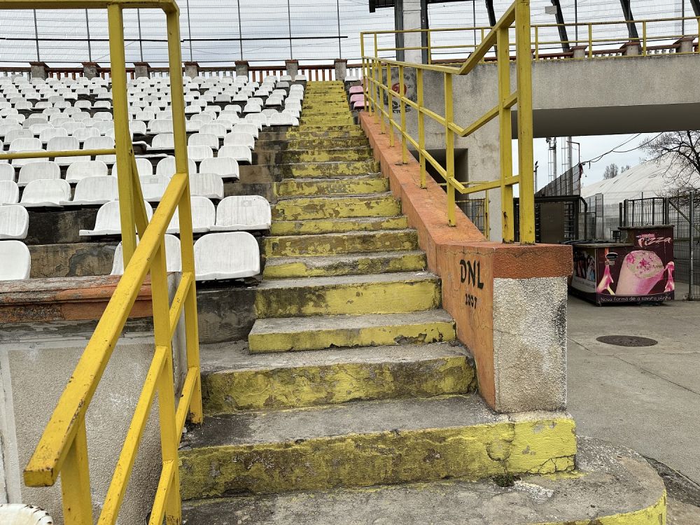 Stadionul Dinamo devine "Groapă" de gunoi! Cum arată acum arena_26