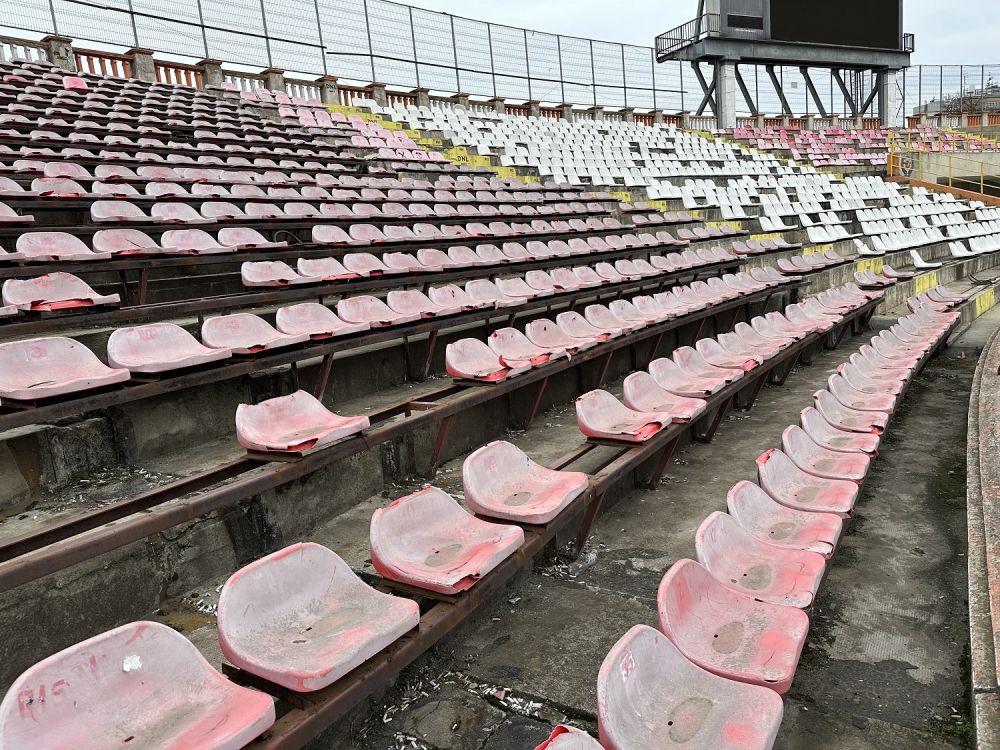 Stadionul Dinamo devine "Groapă" de gunoi! Cum arată acum arena_30