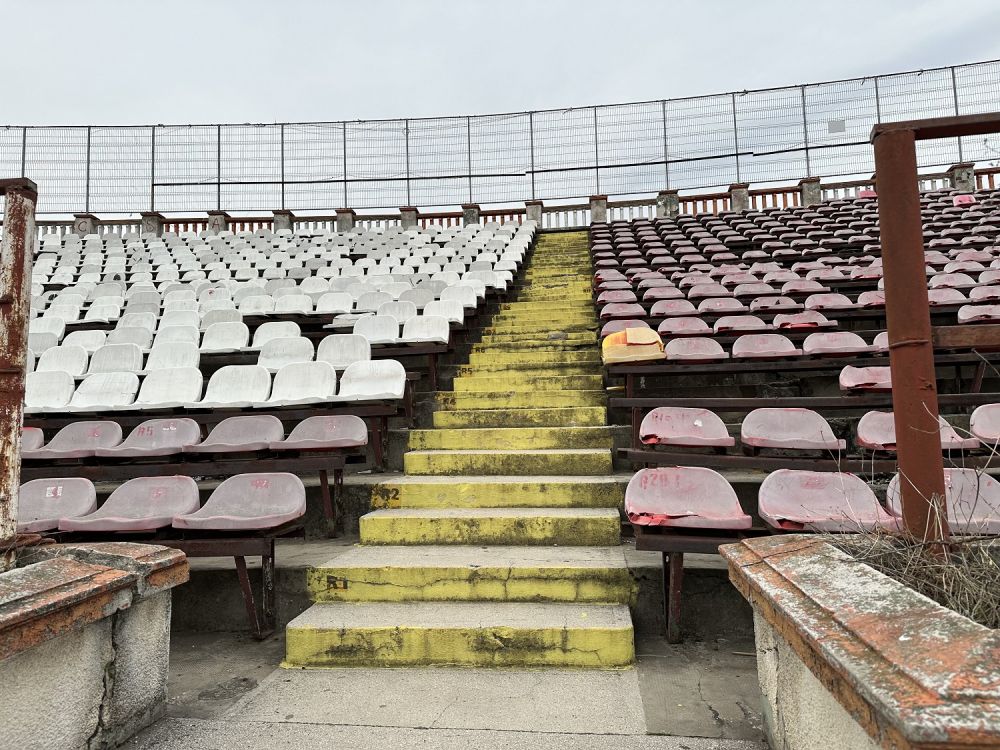 Stadionul Dinamo devine "Groapă" de gunoi! Cum arată acum arena_33