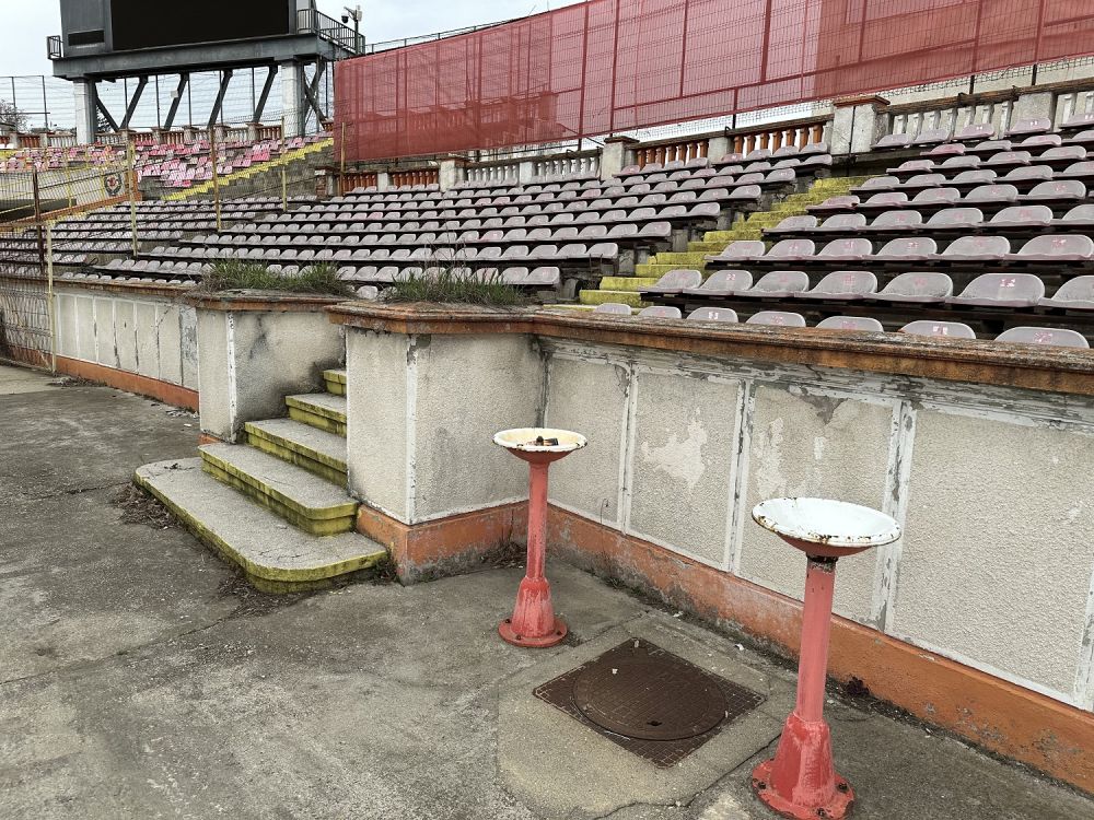 Stadionul Dinamo devine "Groapă" de gunoi! Cum arată acum arena_41