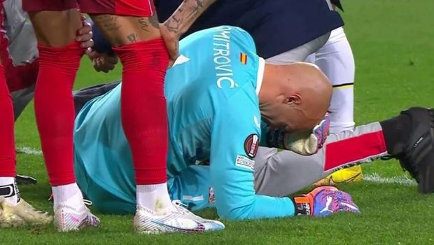 
	Incredibil! Portarul celor de la Sevilla, lovit din nou de un suporter în Europa League: a doua oară într-o lună
