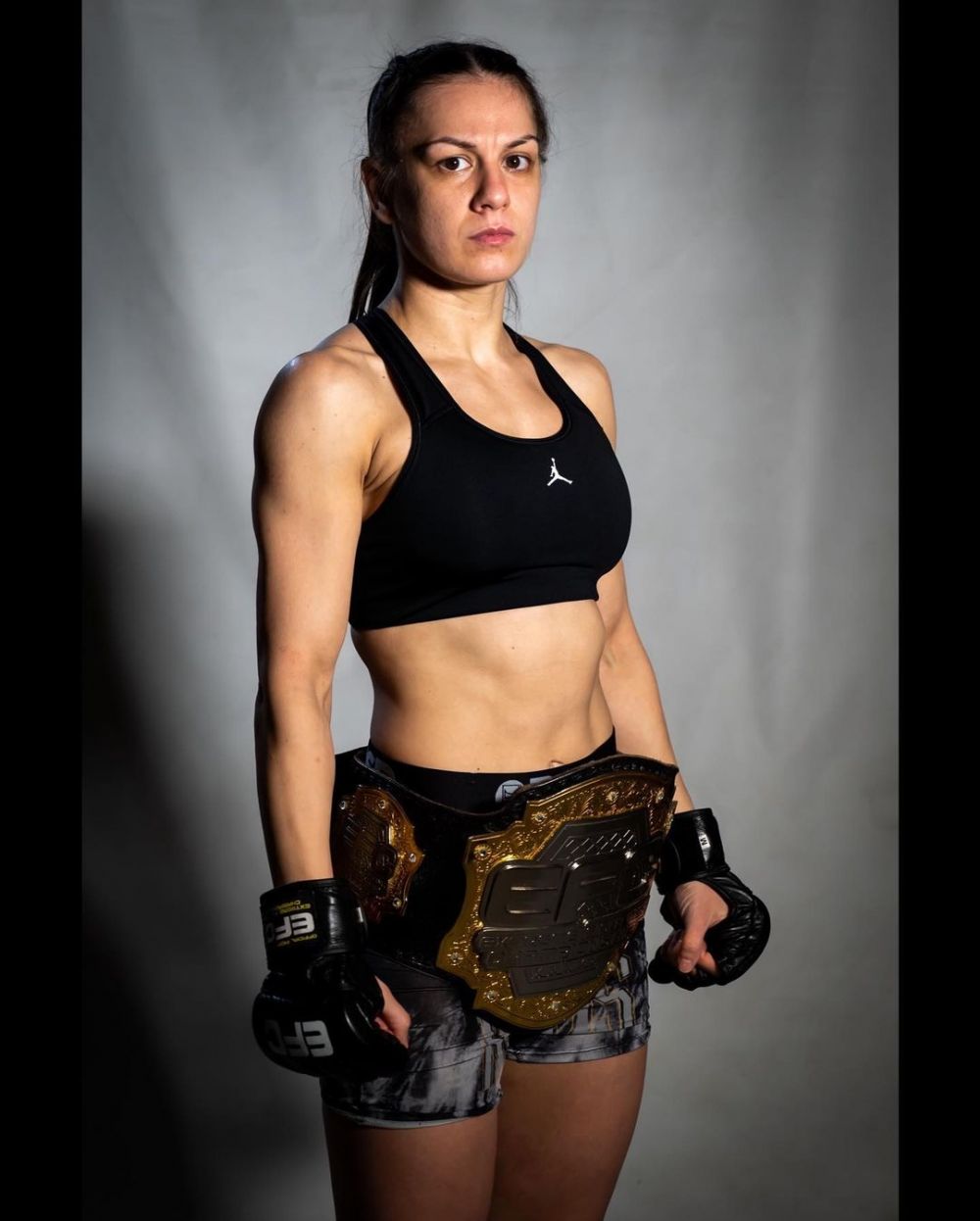 Alice Ardelean, campioana mondială din MMA care câștigă o avere din OnlyFans le închide gura criticilor: „Și haterii își vând corpul!” _2