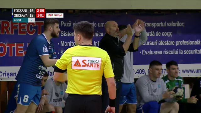 Scene halucinante! Managerul, surprins cum încuraja fanii de la meciul CSM Focșani - Suceava să strige: „Hoții, hoții!” _5