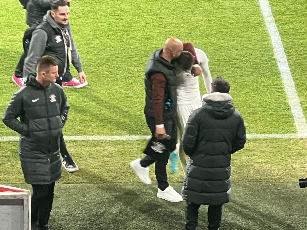 Costache, în lacrimi la finalul meciului cu CFR Cluj! Ratare monumentală a extremei în timpul meciului_3