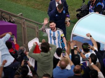 Lionel Messi, asaltat de fani într-un restaurant din Buenos Aires! A trebuit să fie escortat de poliție&nbsp; 