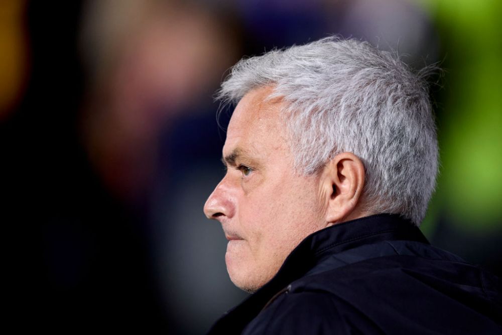 "La ce te holbezi?". Jose Mourinho, implicat într-un nou scandal la finalul derby-ului pierdut în fața lui Lazio Roma_1