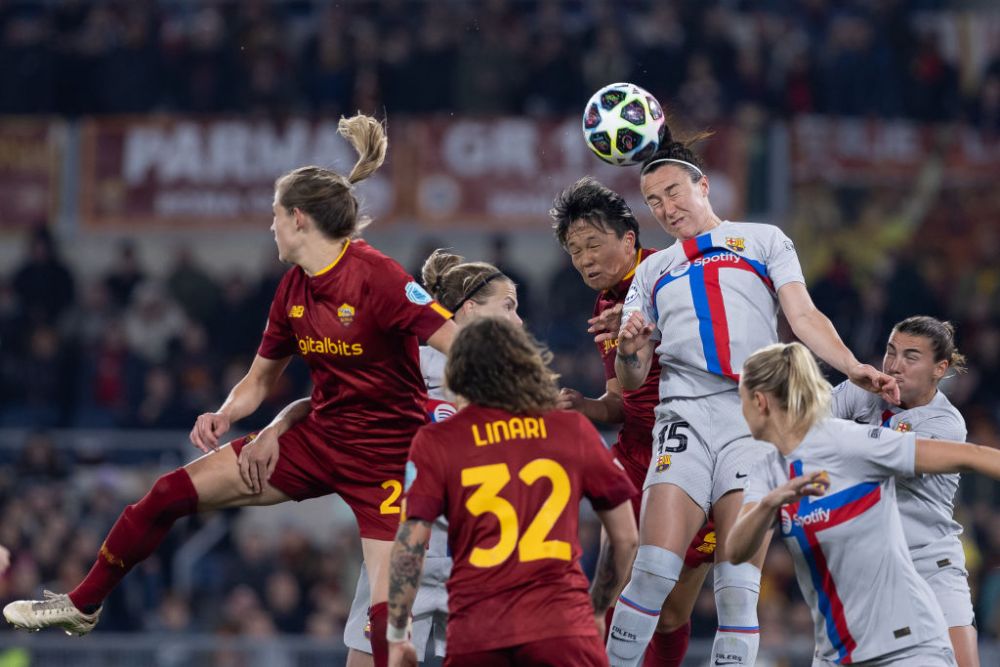 S-a scris istorie în meciul Women's Champions League arbitrat de români: AS Roma - Barcelona_12
