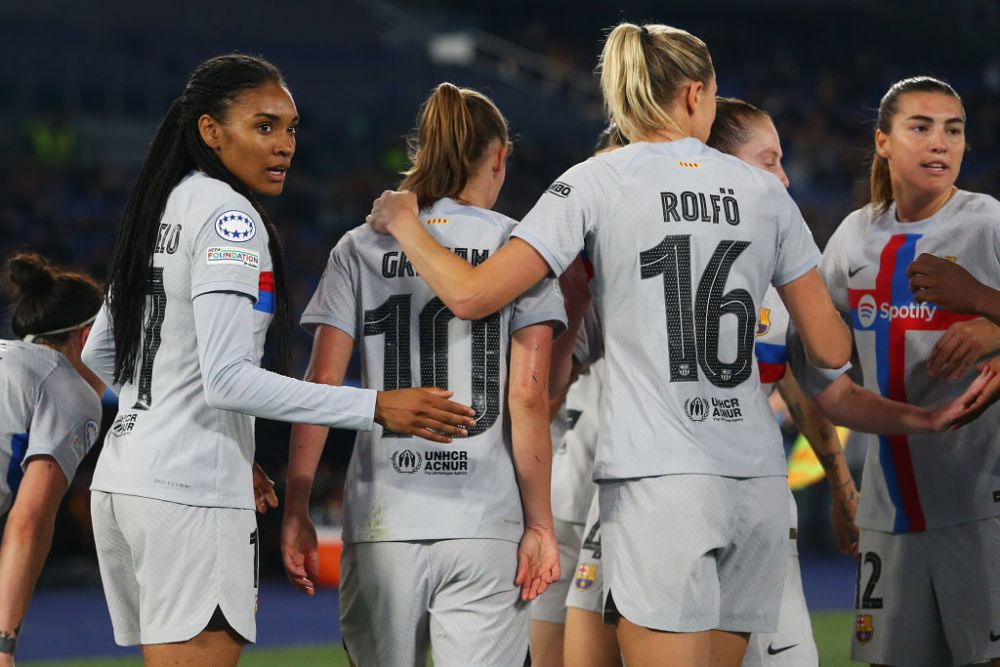 S-a scris istorie în meciul Women's Champions League arbitrat de români: AS Roma - Barcelona_5