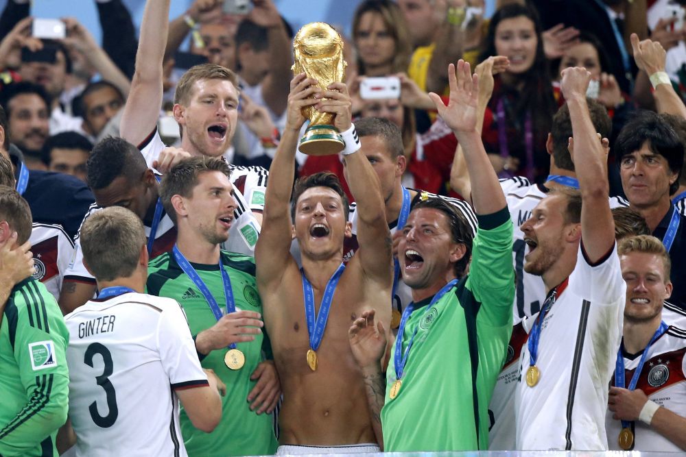 Mesut Ozil și-a anunțat retragerea din fotbal! Campionul mondial cu Germania a jucat un deceniu la Real Madrid și Arsenal_4