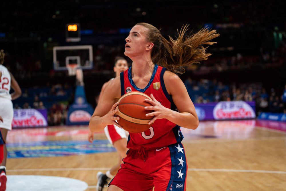 Sabrina Ionescu, jucătoarea cu origini românești care strălucește la New York Liberty, în WNBA, va avea propria linie de încălțăminte de baschet_3