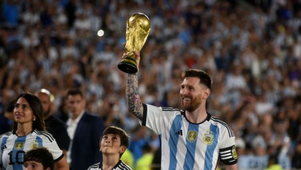 
	Spectacol pe El Monumental! A fost show la primul meci al Argentinei după Mondial, Messi a înscris al 800-lea gol din carieră

