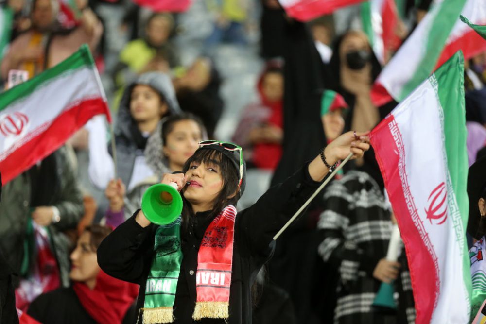 Femeile din Iran au avut voie pe stadion după mai bine de un an de zile. Imagini impresionante de pe arena din Teheran _4
