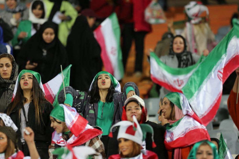Femeile din Iran au avut voie pe stadion după mai bine de un an de zile. Imagini impresionante de pe arena din Teheran _6