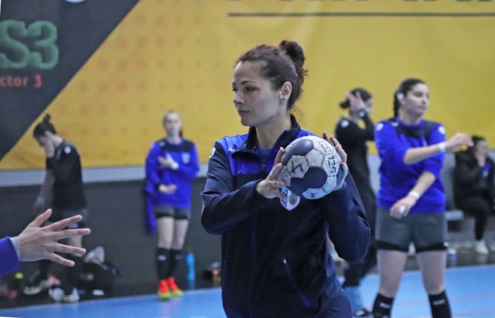 Una dintre marile portărițe de handbal ale României a fost cooptată în cadrul CSM București!_11