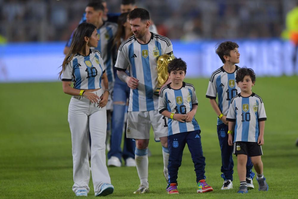 S-a dus 'blestemul'! Detaliul sesizat de toți la soția lui Messi după amicalul Argentinei: n-a mai făcut asta de la înfrângerea de la Mondial _22