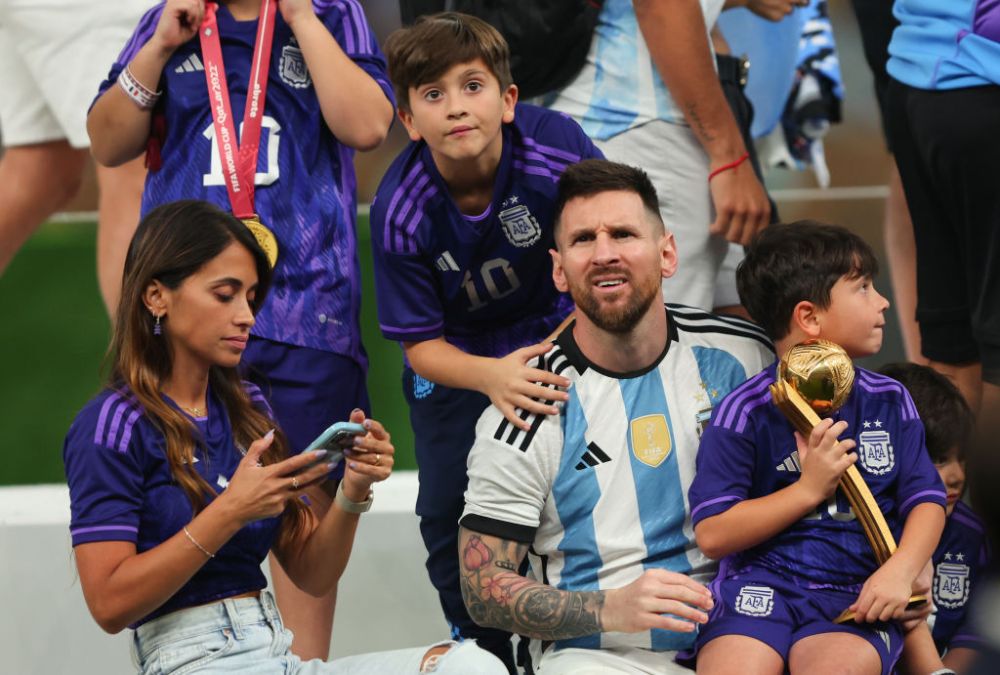 S-a dus 'blestemul'! Detaliul sesizat de toți la soția lui Messi după amicalul Argentinei: n-a mai făcut asta de la înfrângerea de la Mondial _4