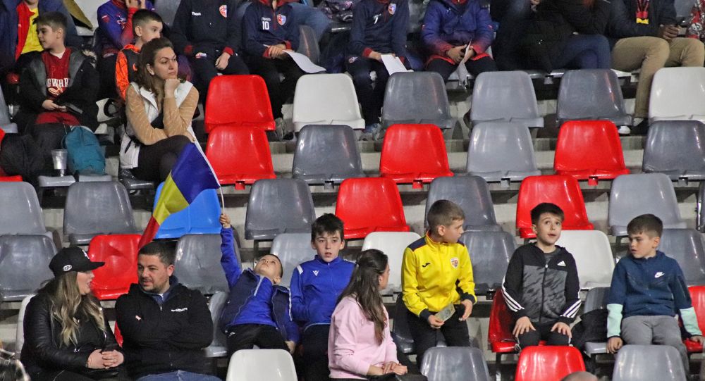 Aproape 80% dintre spectatorii prezenți la meciul cu România U21 - Portugalia U21 au fost copii!_7