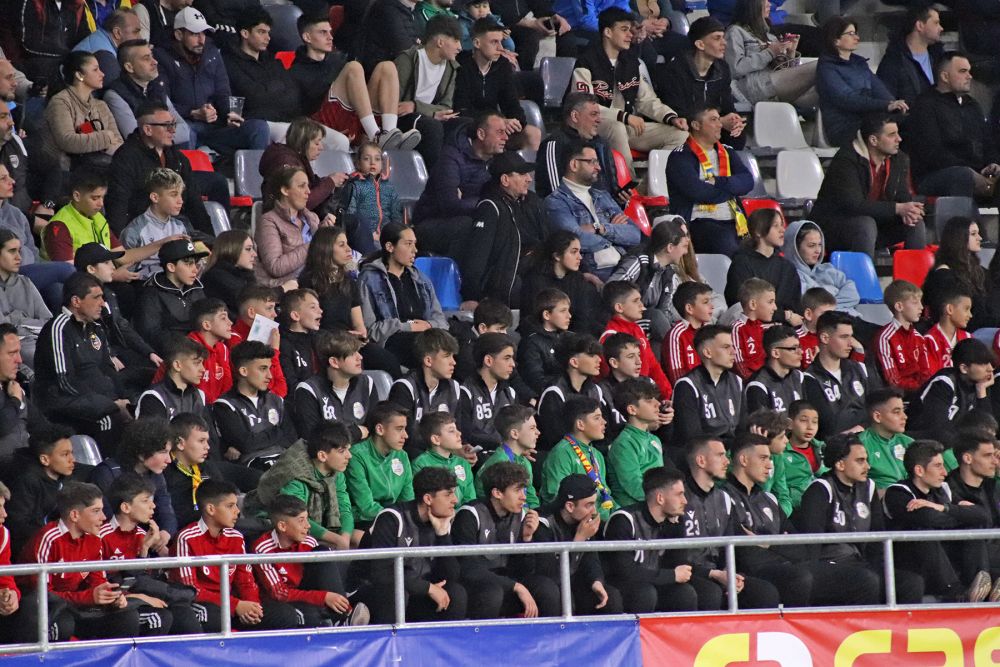 Aproape 80% dintre spectatorii prezenți la meciul cu România U21 - Portugalia U21 au fost copii!_8