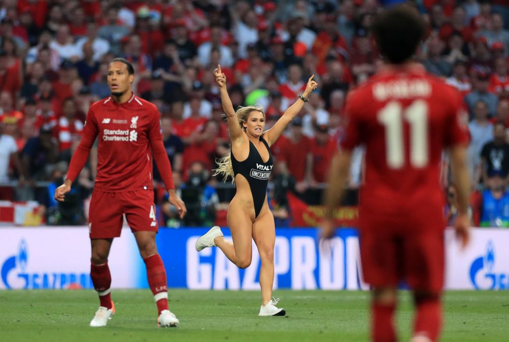 Blonda care a uimit în finala Champions League din 2019 s-a reprofilat. Cu ce se ocupa acum tânăra cu fizic de model _128