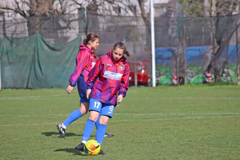 Imagini pe care Gigi Becali nu ar fi vrut să le vadă! Echipa feminină a FCSB a jucat primul meci oficial în București_1
