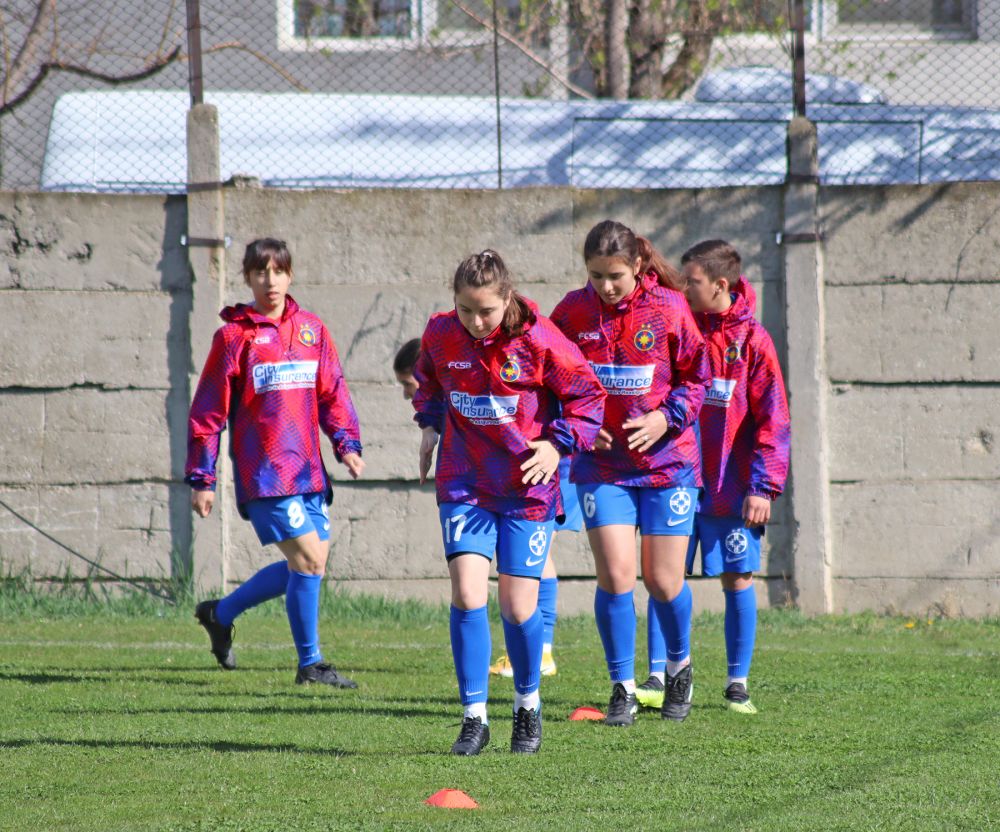 Imagini pe care Gigi Becali nu ar fi vrut să le vadă! Echipa feminină a FCSB a jucat primul meci oficial în București_2