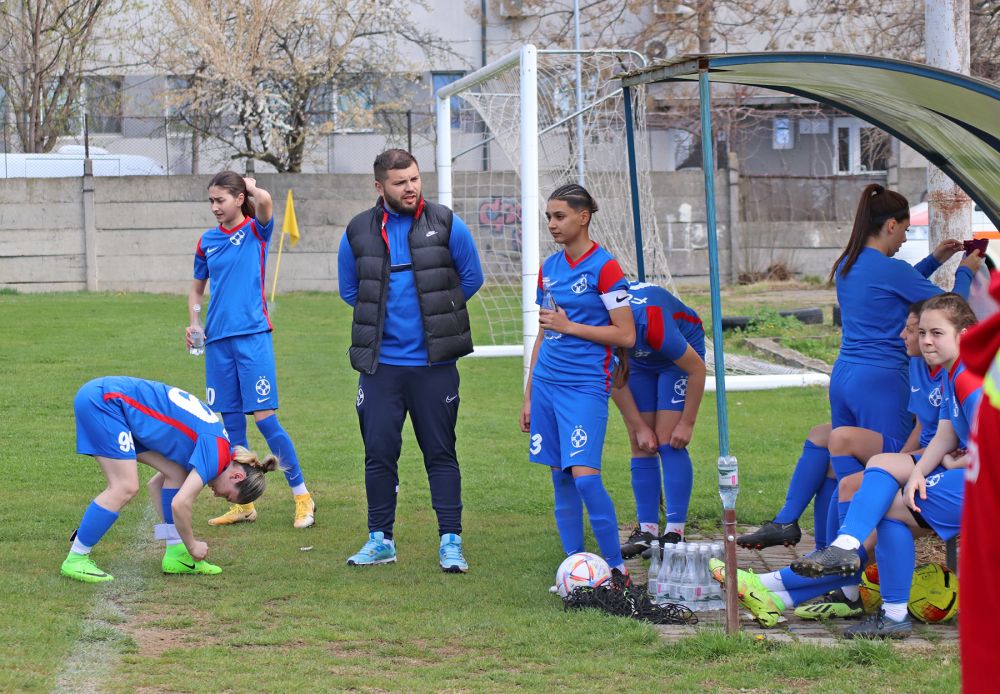 Imagini pe care Gigi Becali nu ar fi vrut să le vadă! Echipa feminină a FCSB a jucat primul meci oficial în București_11