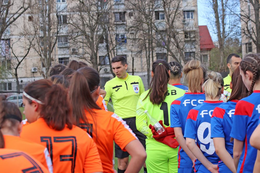Imagini pe care Gigi Becali nu ar fi vrut să le vadă! Echipa feminină a FCSB a jucat primul meci oficial în București_14