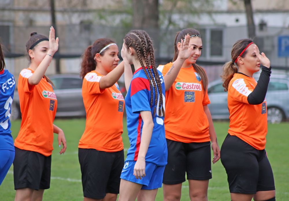 Imagini pe care Gigi Becali nu ar fi vrut să le vadă! Echipa feminină a FCSB a jucat primul meci oficial în București_19