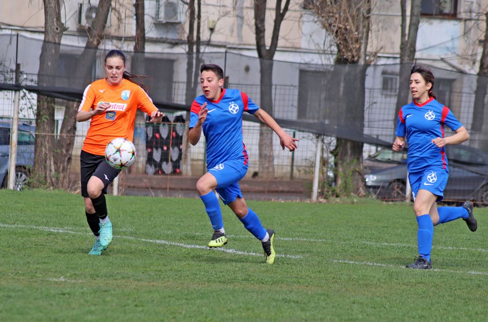 Imagini pe care Gigi Becali nu ar fi vrut să le vadă! Echipa feminină a FCSB a jucat primul meci oficial în București_30