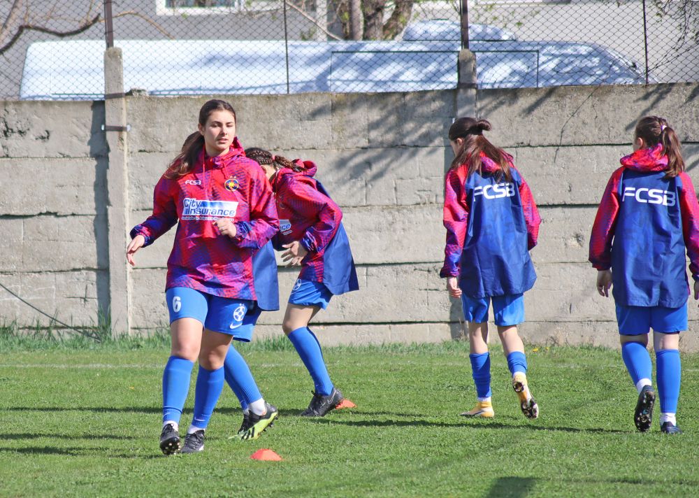 Imagini pe care Gigi Becali nu ar fi vrut să le vadă! Echipa feminină a FCSB a jucat primul meci oficial în București_4