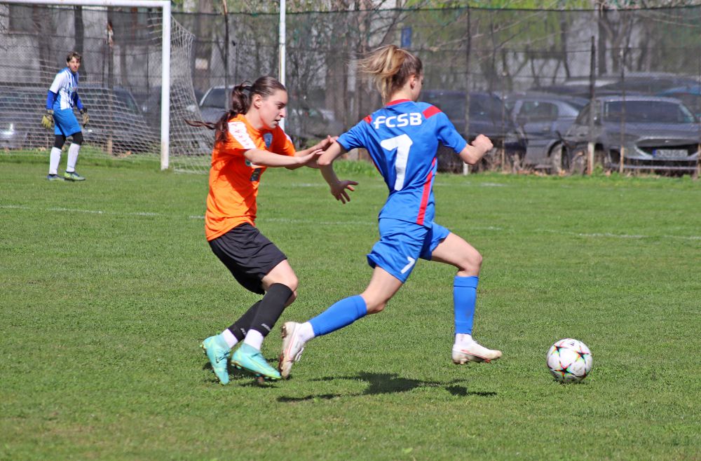 Imagini pe care Gigi Becali nu ar fi vrut să le vadă! Echipa feminină a FCSB a jucat primul meci oficial în București_47