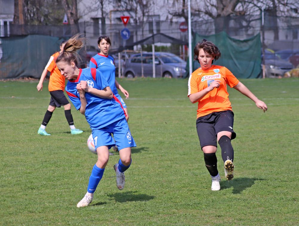 Imagini pe care Gigi Becali nu ar fi vrut să le vadă! Echipa feminină a FCSB a jucat primul meci oficial în București_55