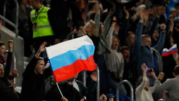 
	Ce s-a întâmplat la Sankt Petersburg la primul meci jucat acasă de Rusia de la izbucnirea conflictului din Ucraina
