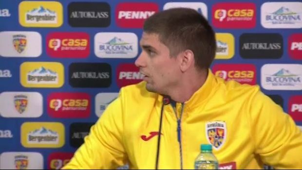 
	Răzvan Marin a izbucnit în râs lângă Edi Iordănescu, apoi s-a enervat: &quot;Vorbiți prostii!&quot;. Selecționerul a intervenit
