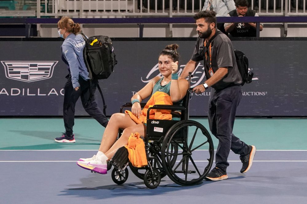 "Nu am simțit o astfel de durere în viața mea!". Bianca Andreescu, scoasă de pe teren în scaunul cu rotile în urma unei accidentări teribile_2