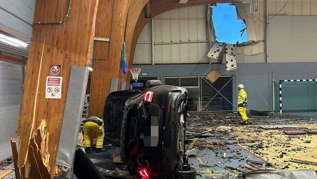 Accident teribil în Belgia! Un coleg al lui Valentin Cojocaru a intrat cu mașina într-o sală de sport_1