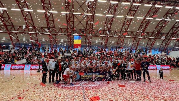 
	Dinamo, un nou titlu câștigat autoritar! Imagini spectaculoase de la festivitatea de premiere din sala din Ștefan cel Mare
