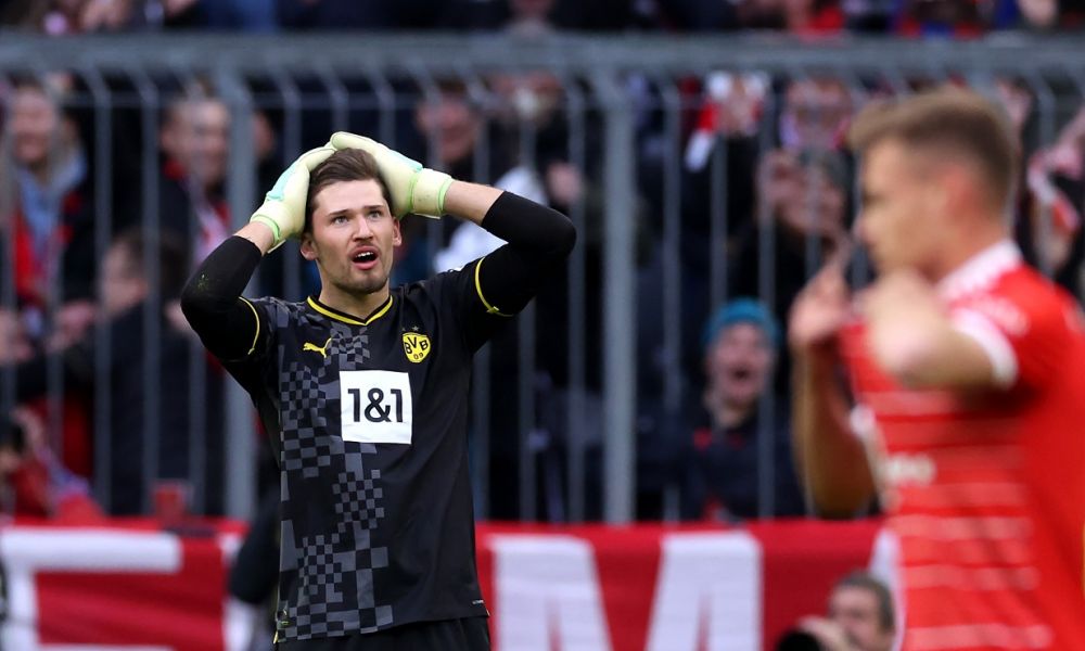 Portarul lui Dortmund, gafă de proporții în derby-ul cu Bayern: "Păcăleală de 1 aprilie!"_1