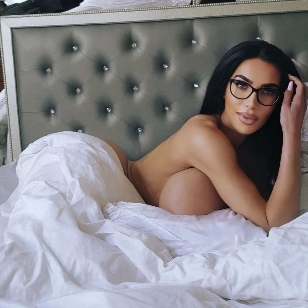 A cheltuit 40.000 de dolari pentru a arăta precum Kim Kardashian dar a murit subit pe patul de spital după o operație eșuată _31