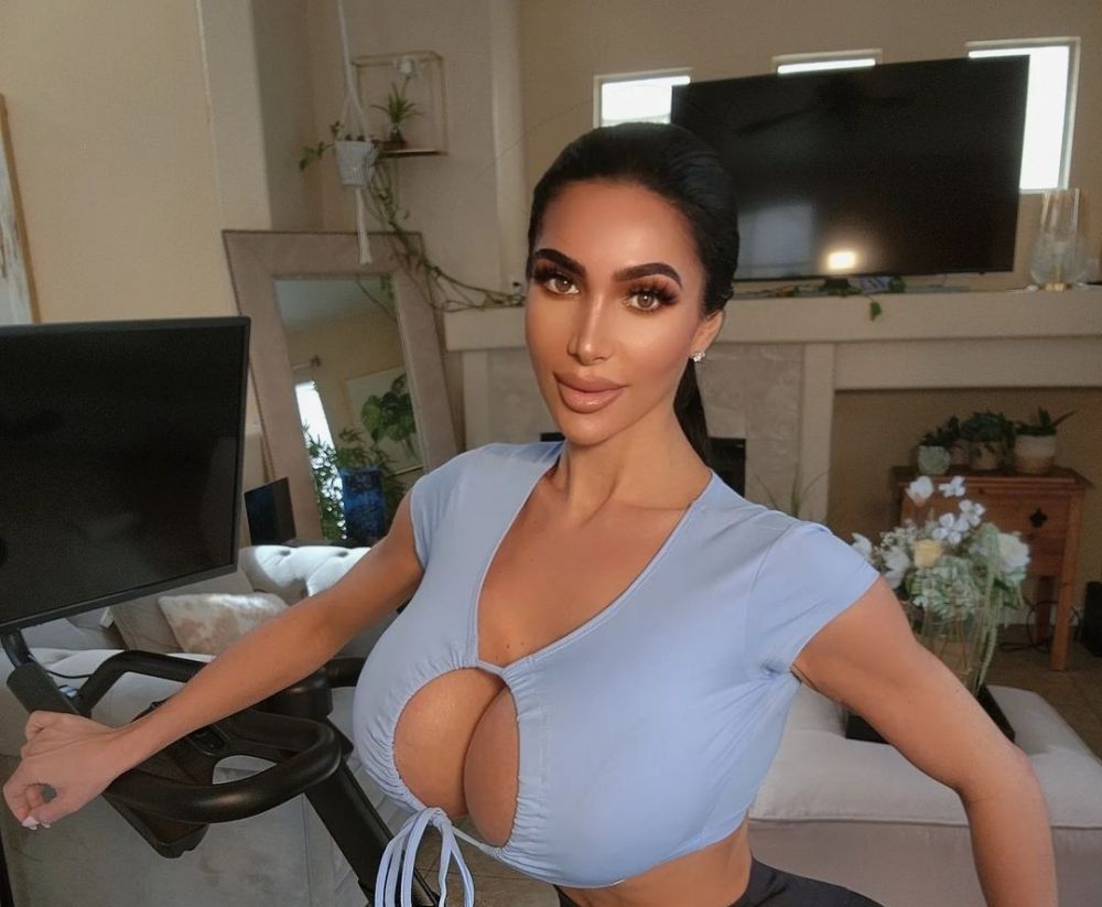 A cheltuit 40.000 de dolari pentru a arăta precum Kim Kardashian dar a murit subit pe patul de spital după o operație eșuată _34