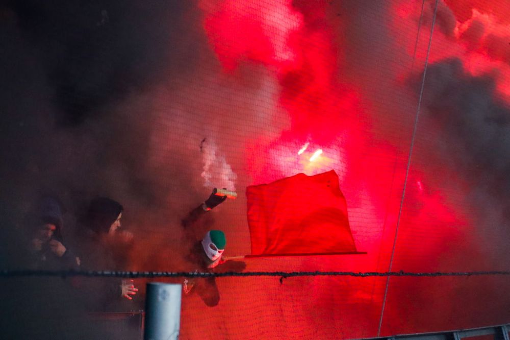Au dat foc la stadion, la propriu! Incidente teribile la meciul Feyenoord - Ajax, în Cupa Olandei_11